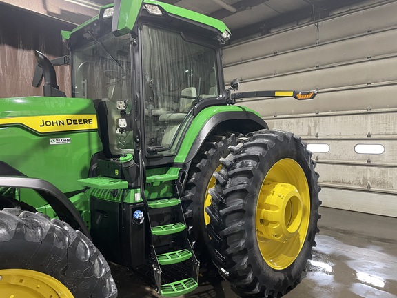 2022 John Deere 8R 370 Tractor