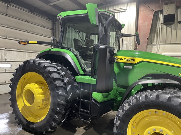 2022 John Deere 8R 370 Tractor