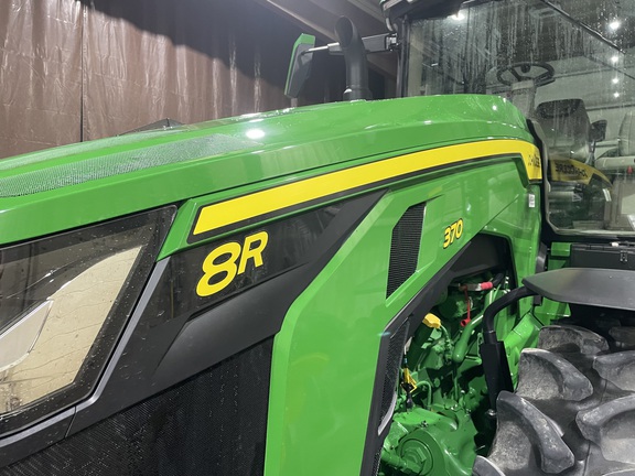 2022 John Deere 8R 370 Tractor