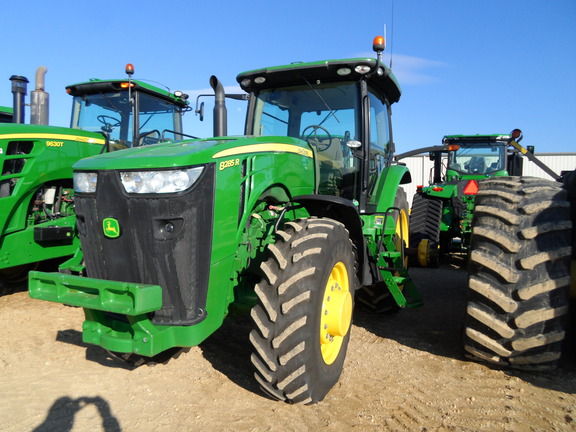 2011 John Deere 8285R Tractor