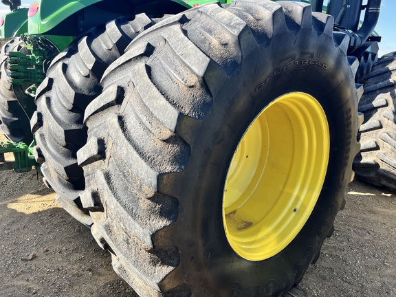 2012 John Deere 9560R Tractor 4WD