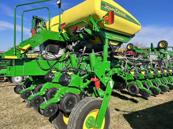 2020 John Deere 1775NT Planter