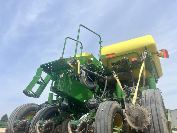 2012 John Deere 1770NT CCS Planter