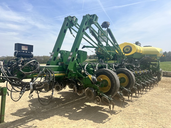 2012 John Deere 1770NT CCS Planter