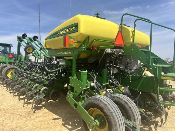 2012 John Deere 1770NT CCS Planter