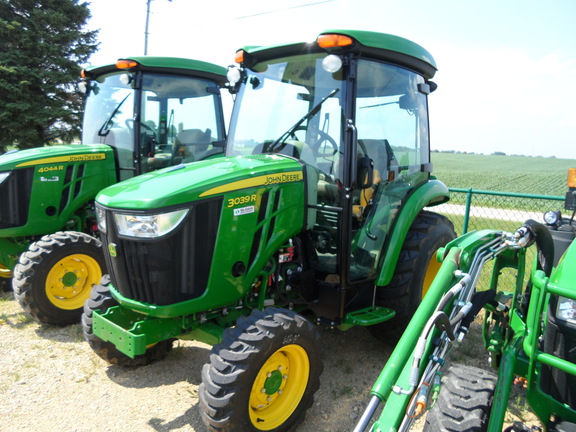 2021 John Deere 3039R Tractor Compact