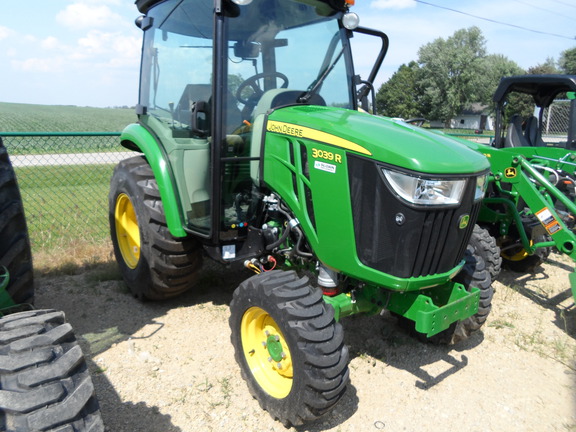 2021 John Deere 3039R Tractor Compact