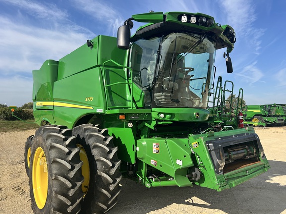 2023 John Deere S770 Combine
