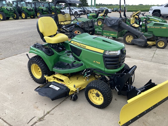 2016 John Deere X758 Garden Tractor