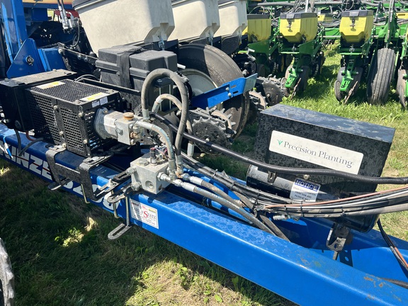 2020 Kinze 3200 Planter