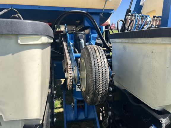 2020 Kinze 3200 Planter