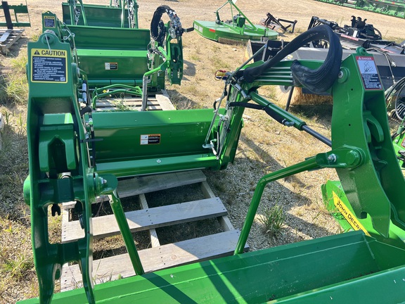 2023 John Deere 220R Loader