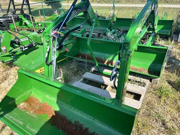 2023 John Deere 220R Loader