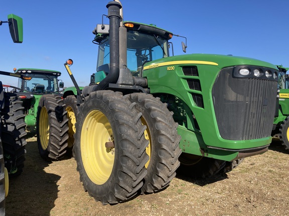 John Deere 9230 Tractor 4WD