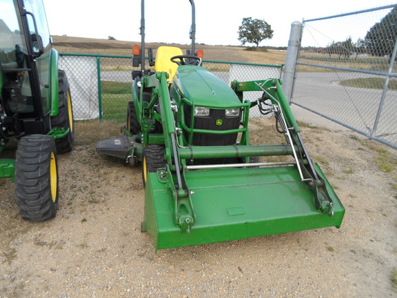 2017 John Deere 1025R Tractor Compact