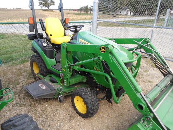 2017 John Deere 1025R Tractor Compact