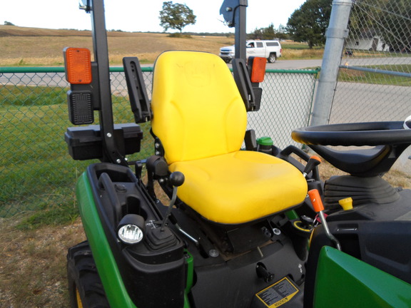 2017 John Deere 1025R Tractor Compact