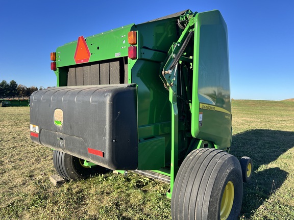 2019 John Deere 560M Baler/Round