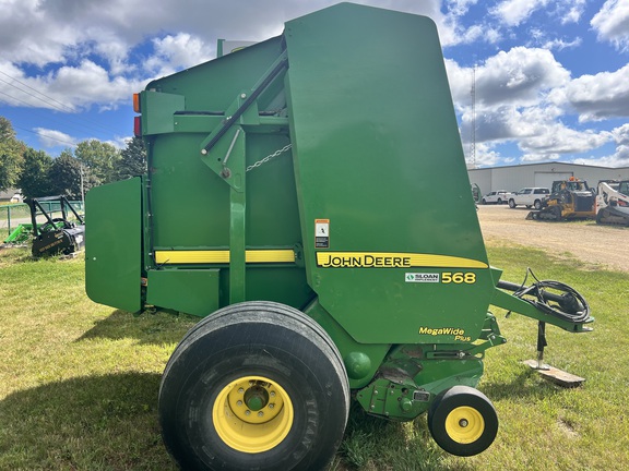 2011 John Deere 568 Baler/Round