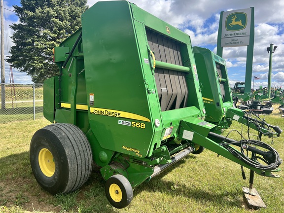 2011 John Deere 568 Baler/Round