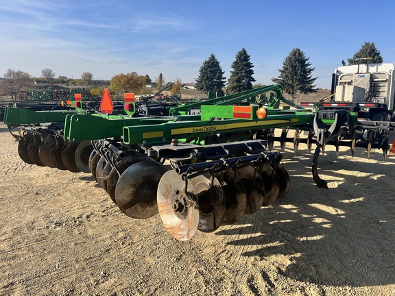 2013 John Deere 2720 Disk Ripper