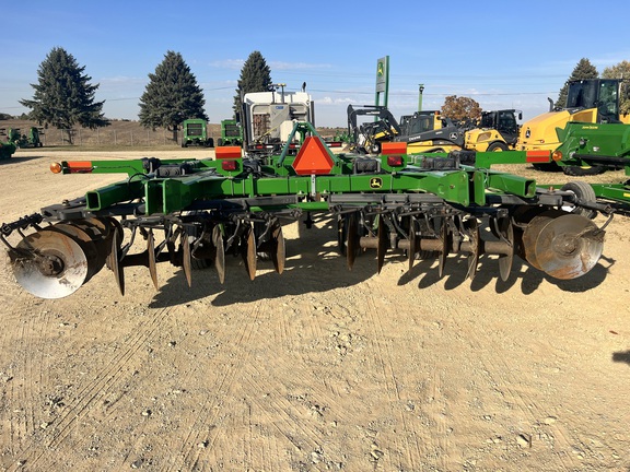 2013 John Deere 2720 Disk Ripper