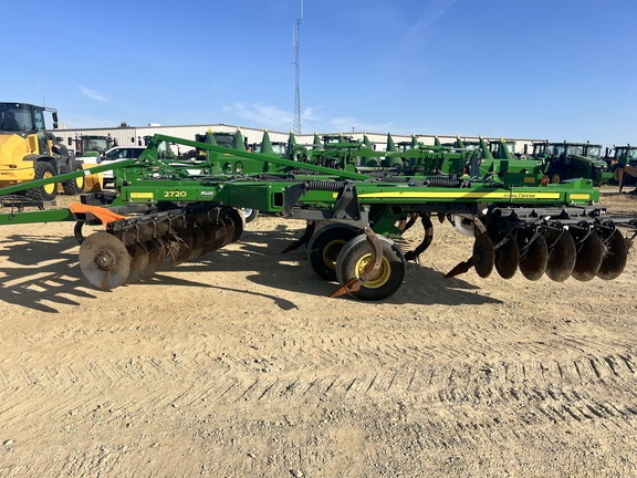 2013 John Deere 2720 Disk Ripper