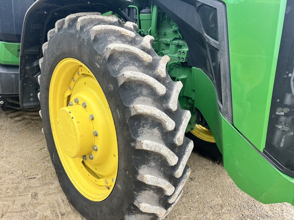 2021 John Deere 8R 250 Tractor