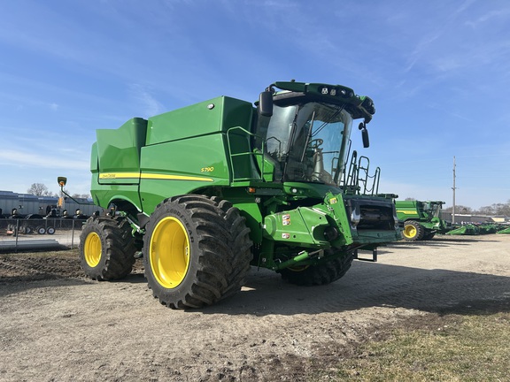 2024 John Deere S790 Combine