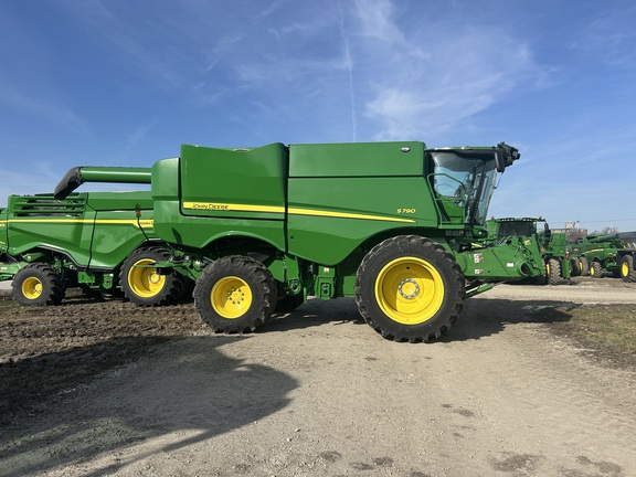 2024 John Deere S790 Combine