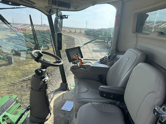 2024 John Deere S790 Combine