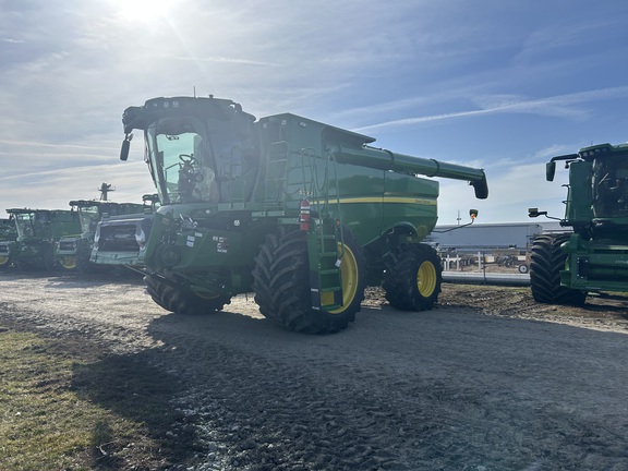 2024 John Deere S790 Combine