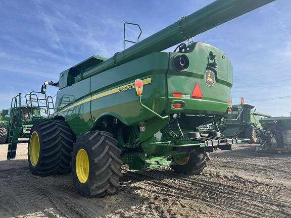 2024 John Deere S790 Combine