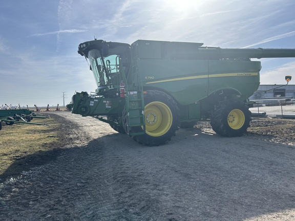 2024 John Deere S790 Combine