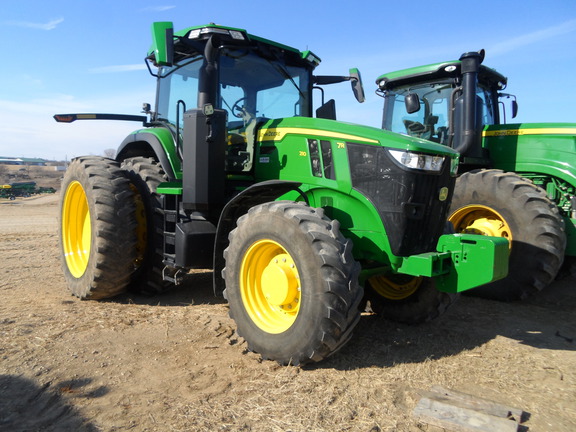 2021 John Deere 7R 210 Tractor