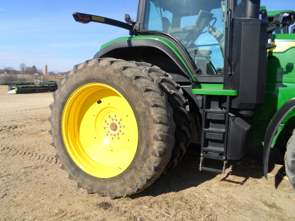 2021 John Deere 7R 210 Tractor