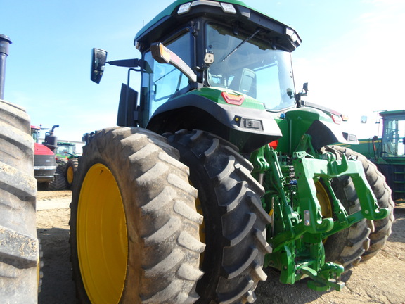 2021 John Deere 7R 210 Tractor