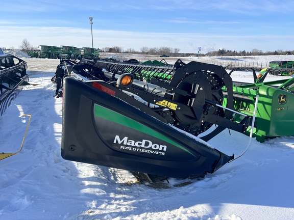 2016 MacDon FD75 Header Combine