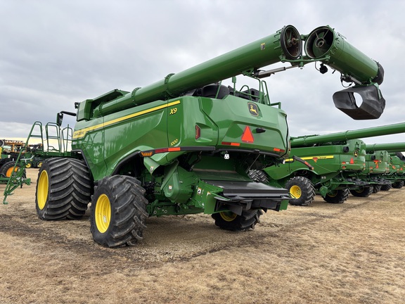 2023 John Deere X9 1000 Combine