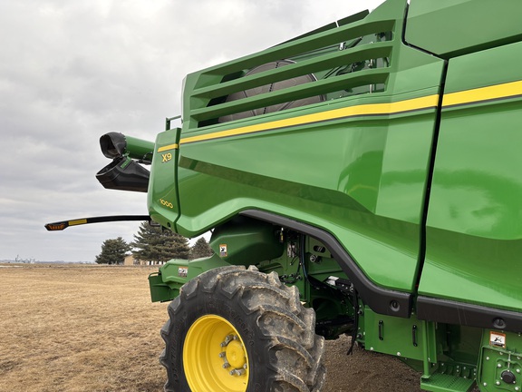 2023 John Deere X9 1000 Combine