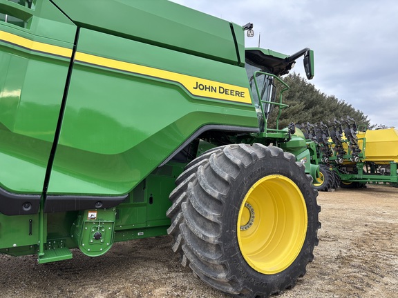 2023 John Deere X9 1000 Combine