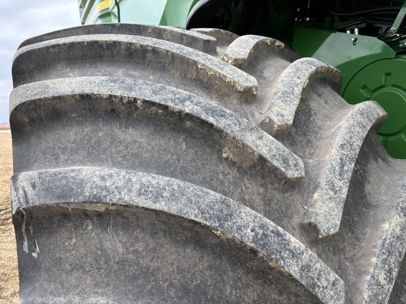 2023 John Deere X9 1000 Combine