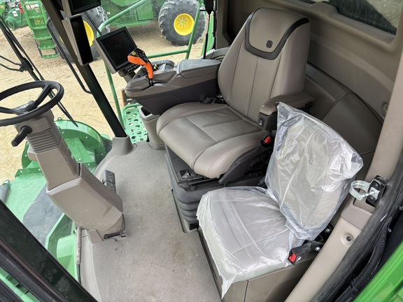 2023 John Deere X9 1000 Combine