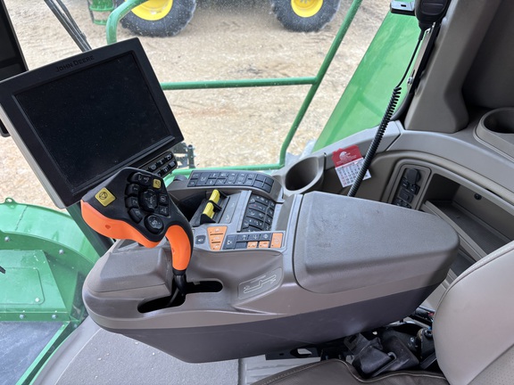 2023 John Deere X9 1000 Combine