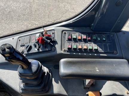 2019 John Deere 304L Compact Utility Loader