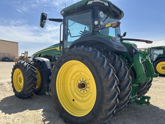 2023 John Deere 8R 370 Tractor