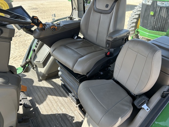 2023 John Deere 8R 370 Tractor