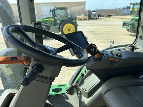 2023 John Deere 8R 370 Tractor
