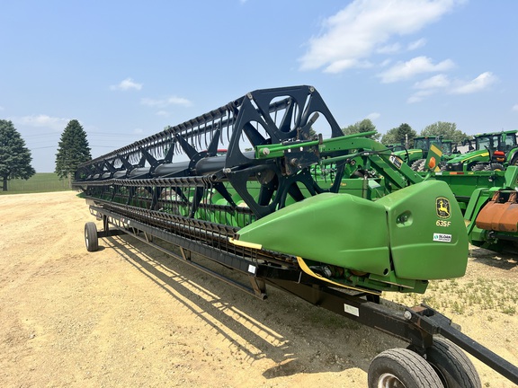 2009 John Deere 635F Header Combine