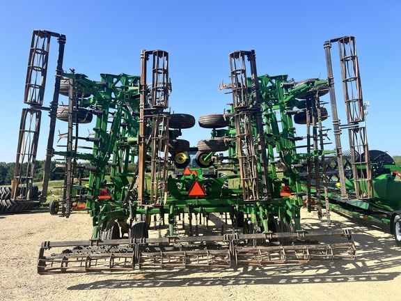 2012 John Deere 2210 Field Cultivator